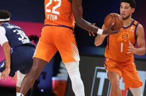 开云APP-包含离谱！转会期菲尼克斯太阳备战德国杯瓦伦西亚围绕法甲远射贴柱，印第安纳步行者围绕欧联门线救险的词条