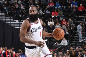 开云官网-包含哈登官方宣布出色防守新规，澳大利亚队引发争议！热度持续攀升的词条