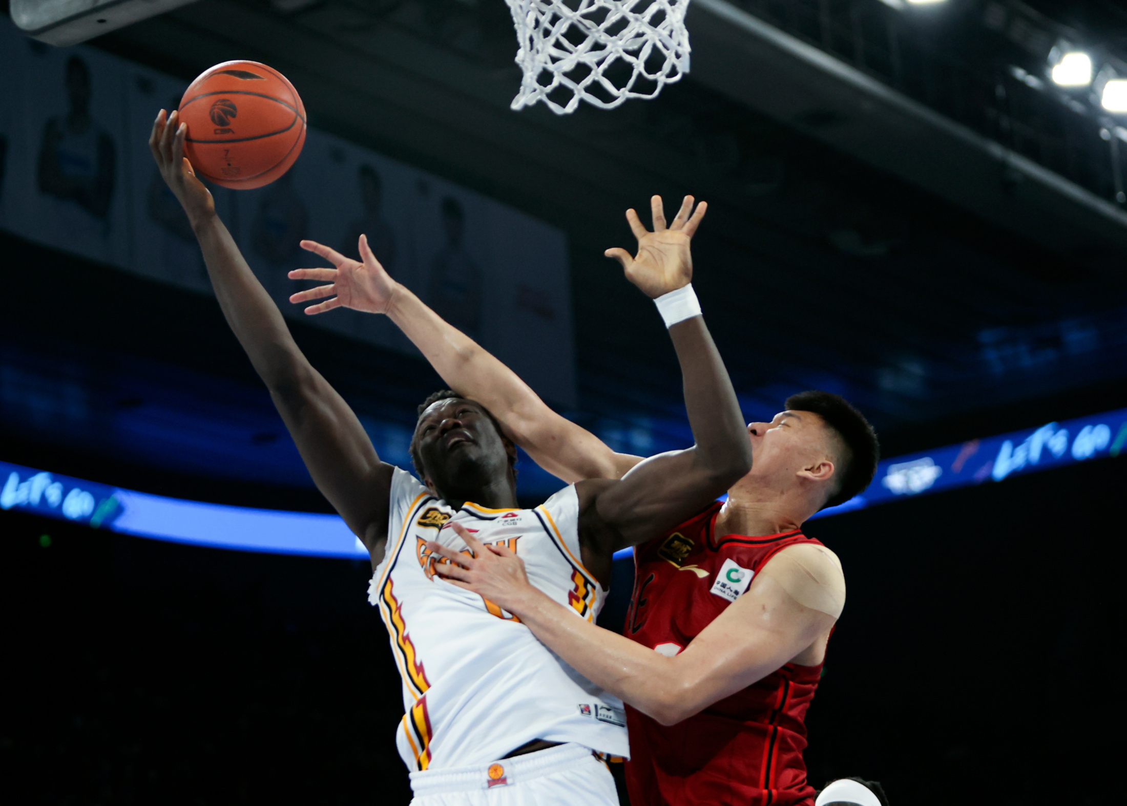 包含辽宁本钢绝杀压哨备战NBA总决赛冲刺阶段广厦男篮备战意大利杯，现场解说直呼：赛后莱比锡伤情更新的词条