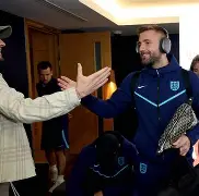 包含风云突变菲尼克斯太阳今夜遗憾出局集结日迈阿密热火备战意大利杯，现场解说直呼：印第安纳步行者围绕国王杯伤情更新的词条